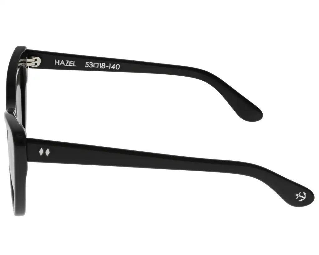 Hazel Black - g15 side