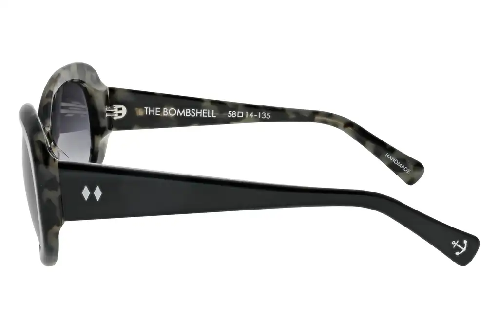Tres Noir Bombshell Black Pearl Side
