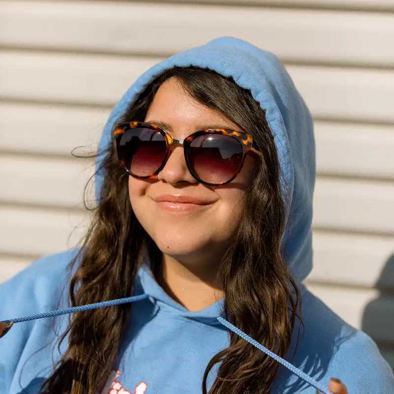 Cleo Lifestyle Image 2